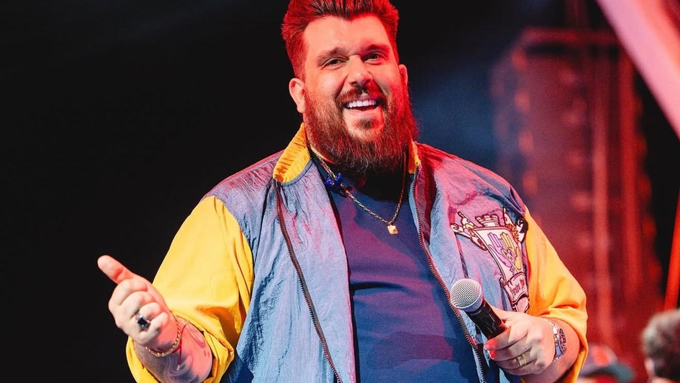 Sertanejo retoma a coroa e produções nacionais dominam 96% das mais tocadas no Brasil em 2026
