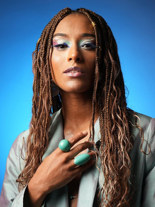 Marília Lopes lança novo EP 'MAR(É)' com show acústico em São Paulo