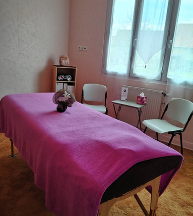 Table de massage, chaises et table d'accueil