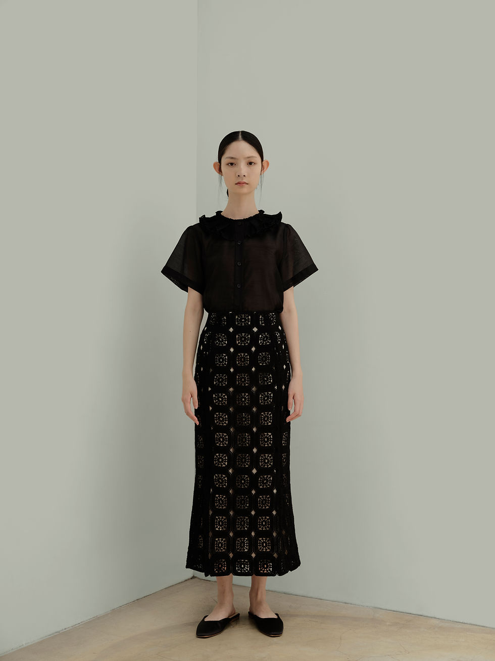Thumbnail: Pleated collar shirt