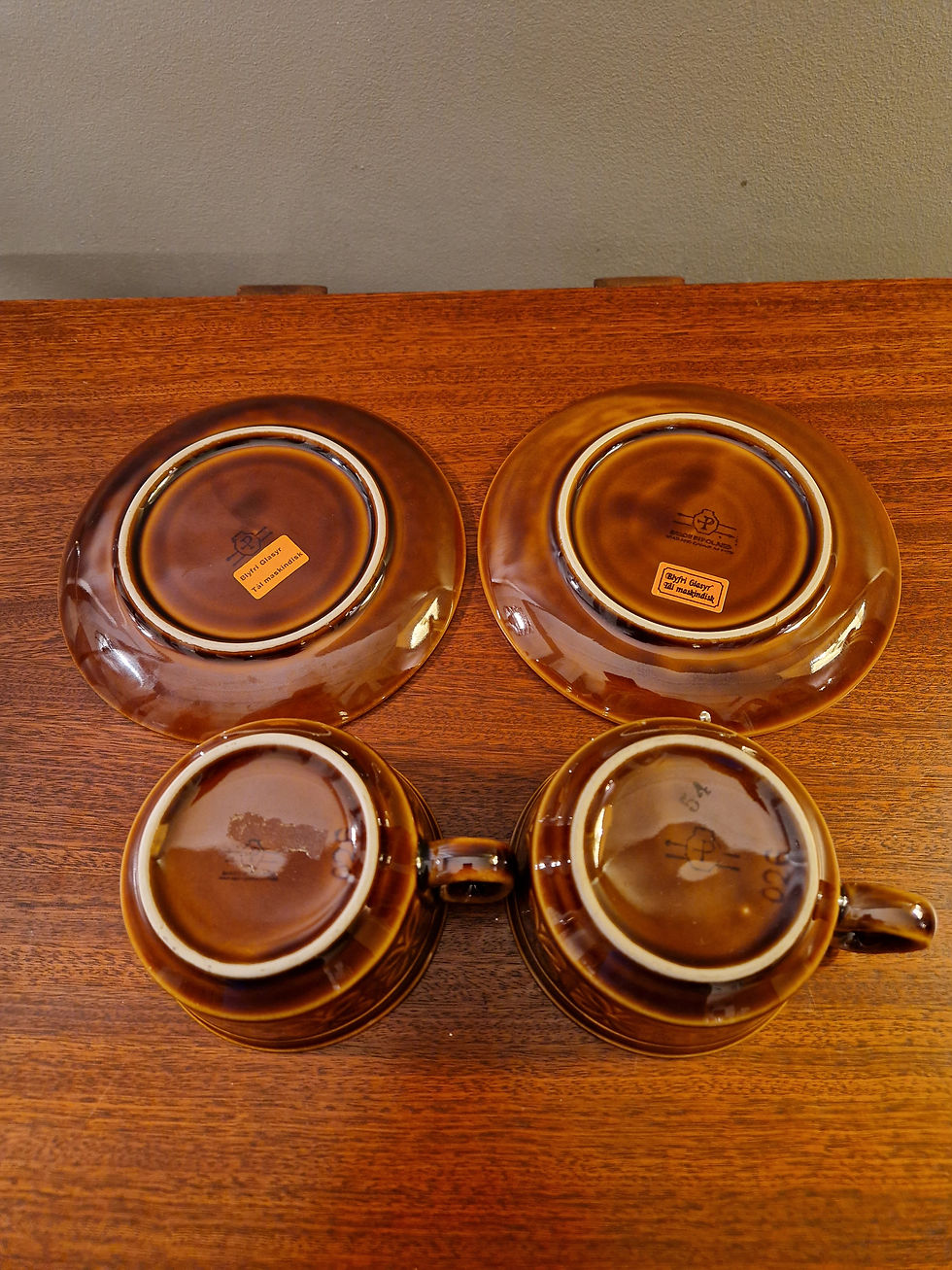 Miniatyrbild: 4 polska koppar med fat från Pruszkow
