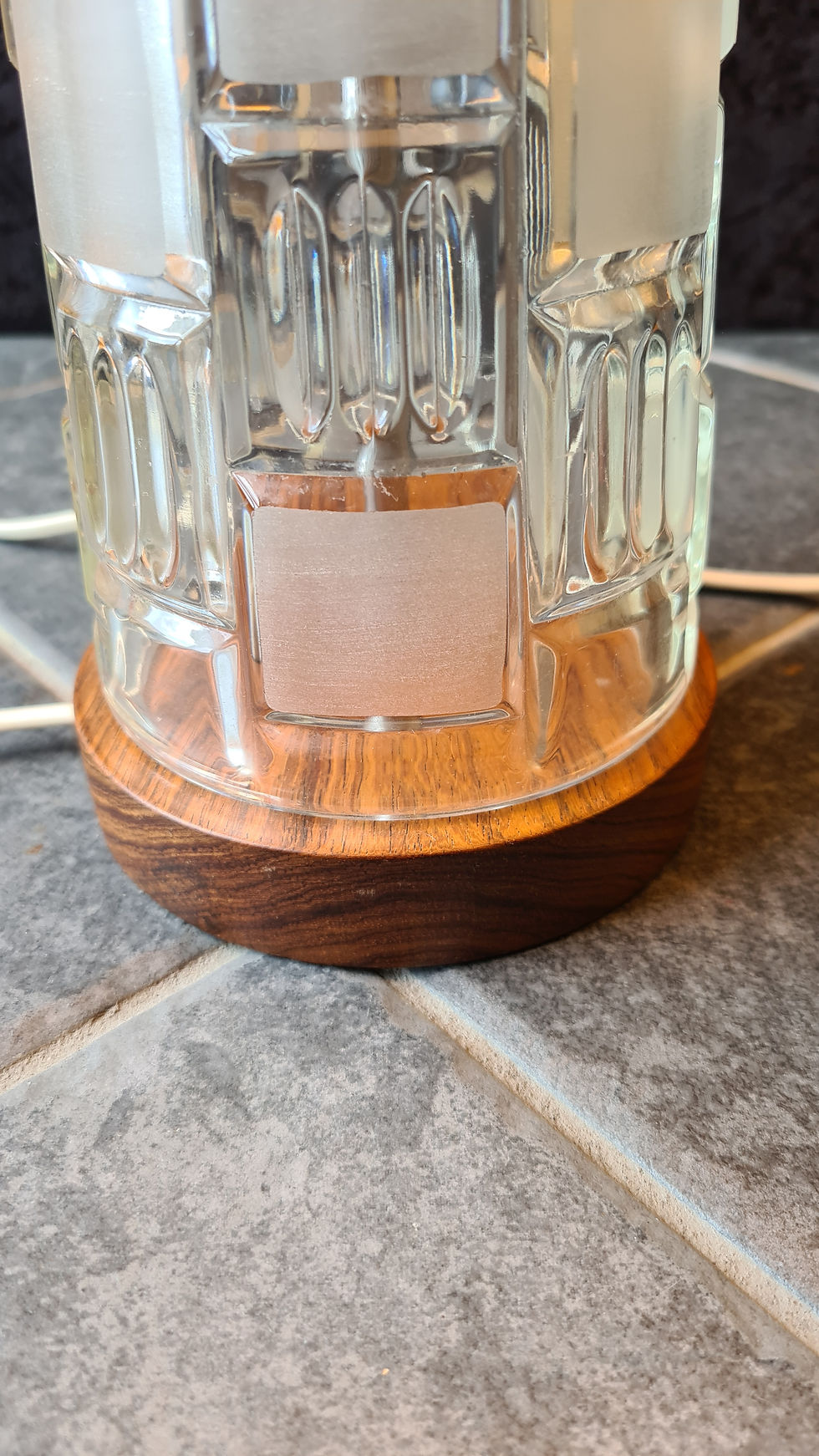 Miniatyrbild: 2 granna bordslampor i palisander och glas
