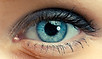 oeil bleu femme