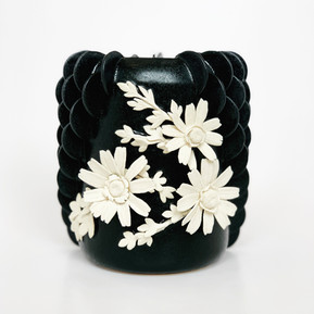 Daisy Cameo Vase. Dunedin Ceramics