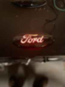 05-07 Ford F350 Front Emblem