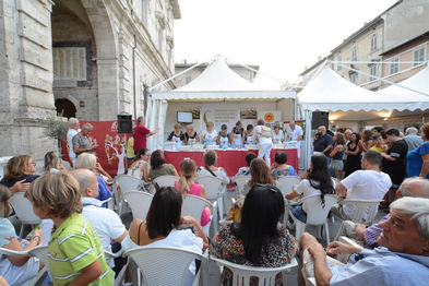 Torna “Ascoliva Bus", il servizio di trasporto gratuito per i turisti sulla costa che vogliono partecipare ad "Ascoliva Festival" e visitare Ascoli Piceno