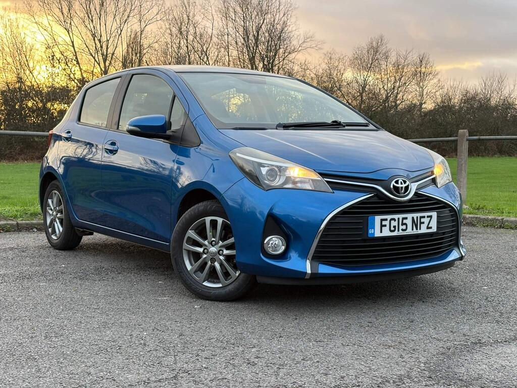 Toyota Yaris i-Icon, Manual (2015)