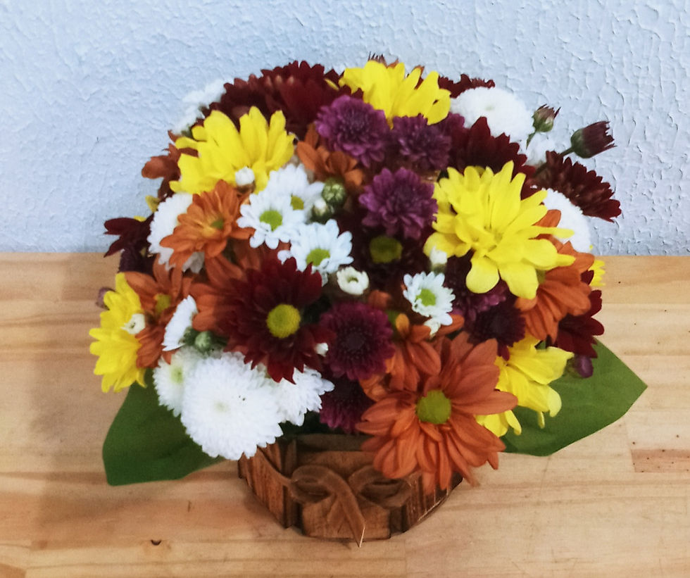 Miniatura: arrajo de flores do campo em cachepot de madeira