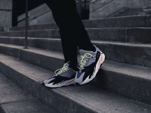 Apakah Mencuci Sepatu Sneakers Perlu Dilakukan Secara Rutin?