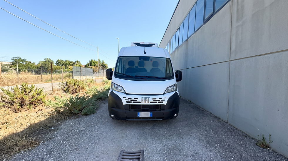 Furgone isotermico Fiat con gruppo frigo sul tetto