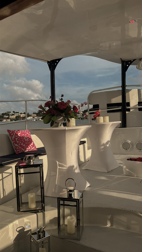 Bermuda Wedding Boat Charters Ubervida
