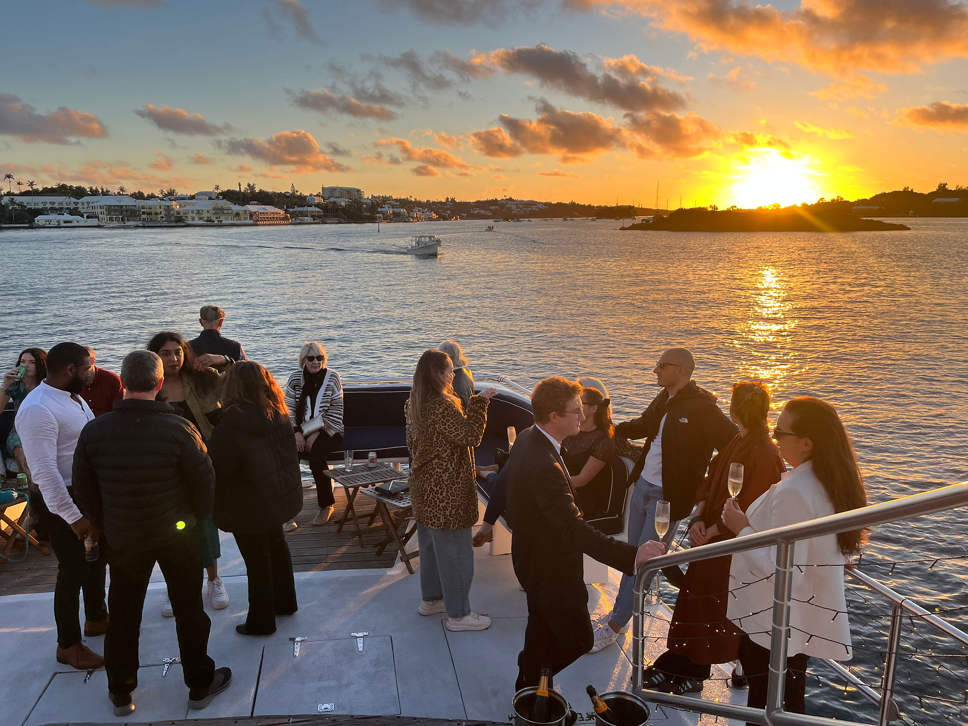 Bermuda Christmas Parade Fireworks Cruise | ÜberVida