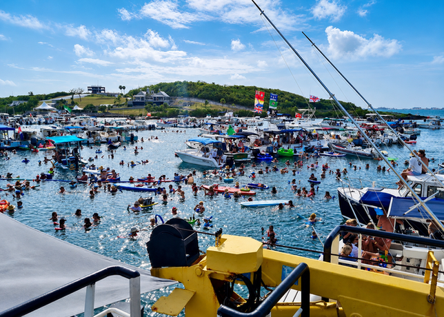 Experience Raft Up in the Lakes 2026 aboard ÜberVida with a 4-hour swimming cruise, full open bar, and the ultimate Thursday of Cup Match celebration in Bermuda.
