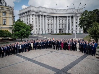 Від сили дипломатії до дипломатії сили