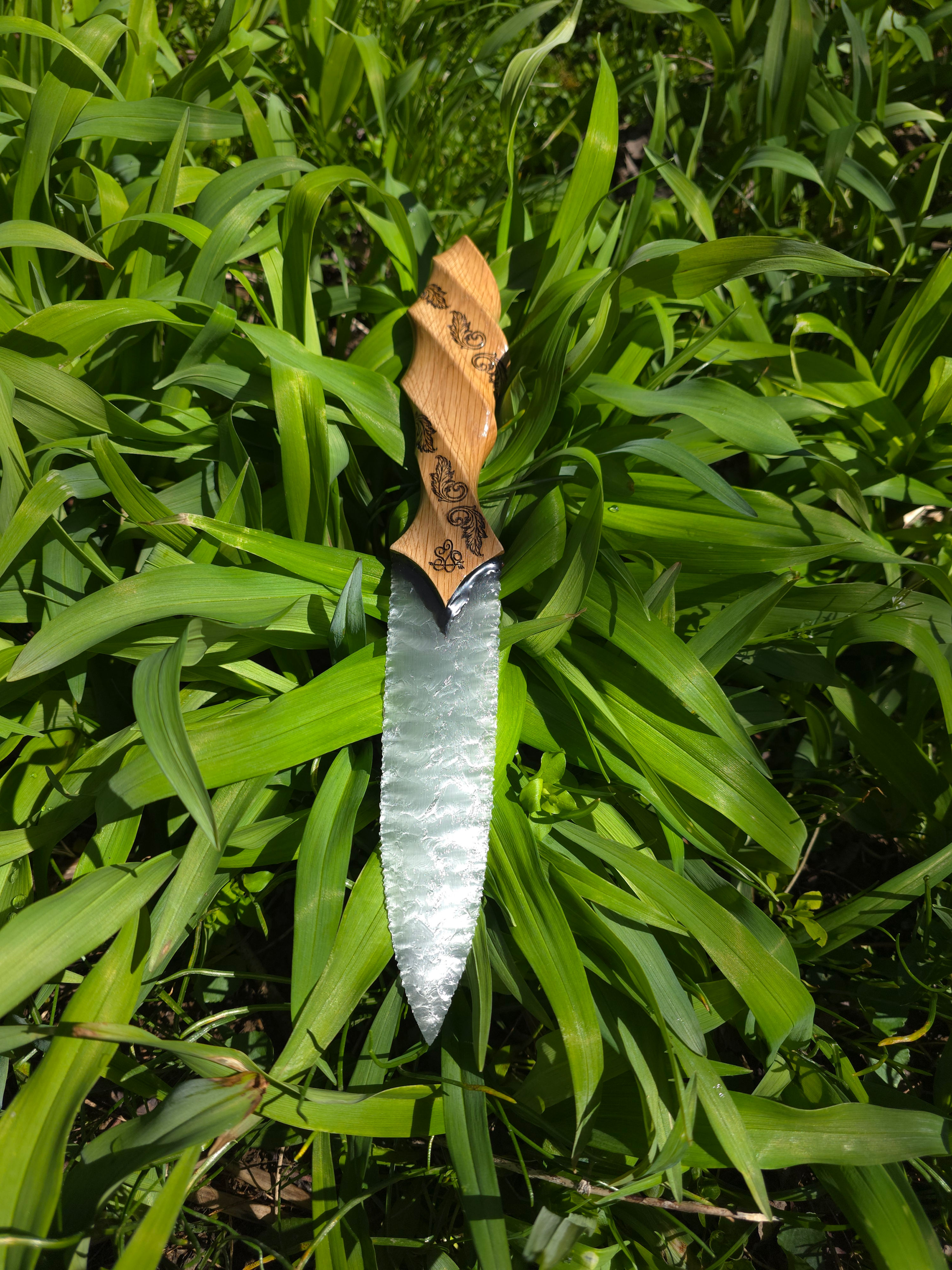 White fiber optic dagger 