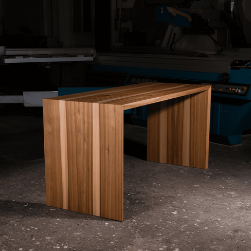 Schreibtisch in Massivholz Ulme / Rüster. inklusive Rollcontainer in olivgrün Linoleum