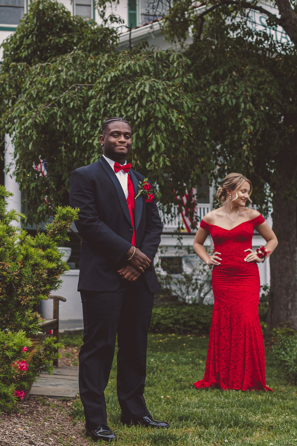 why you should hire a professional for prom photos, prom photos, prom photography, prom dress, prom hairstyle, shawnee inn, poconos pa photographer, lissy lens photography