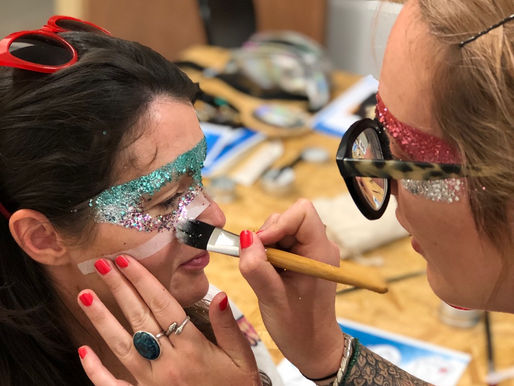 Side Hustle for Summer 2022? Learn to be an eco glitter artist with us..