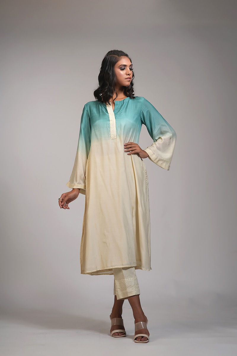 Thumbnail: Ombre mul cotton co-ord set with flared sleeves and embroidered trousers by SHRUTI S.