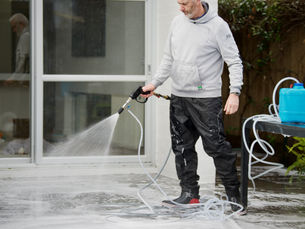Softwash Cleaning: 5 Reasons to Choose It for Your Melbourne Property