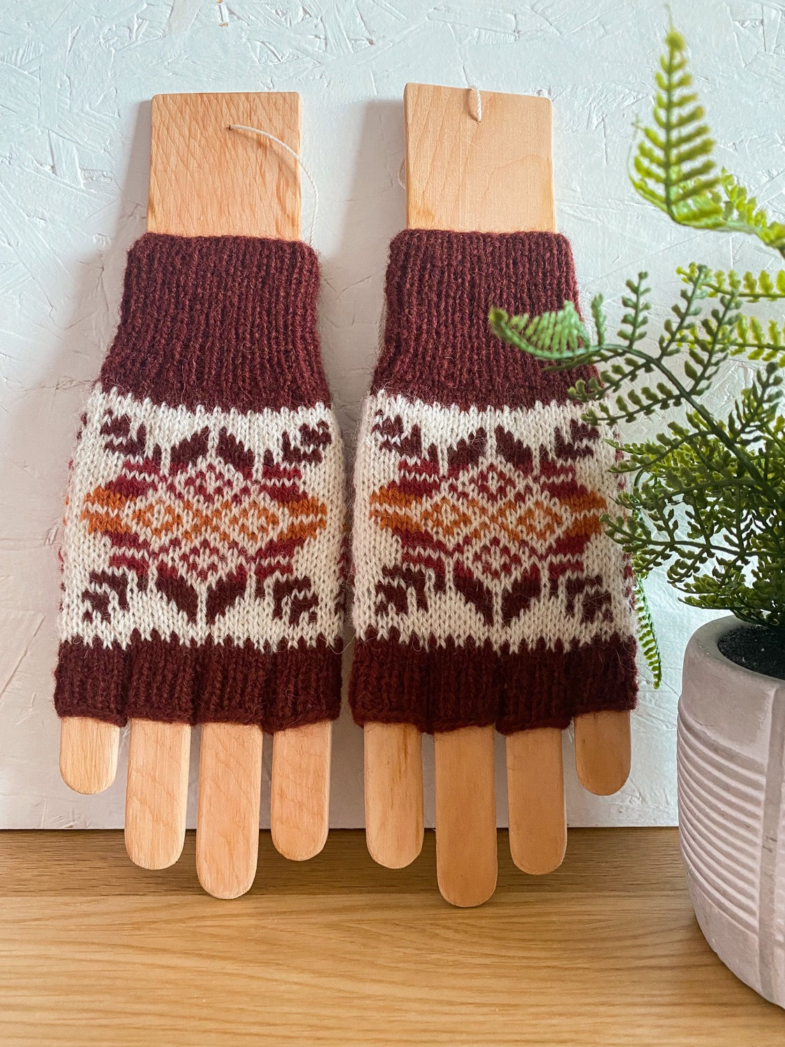 Fern Fingerless Gloves - Wine