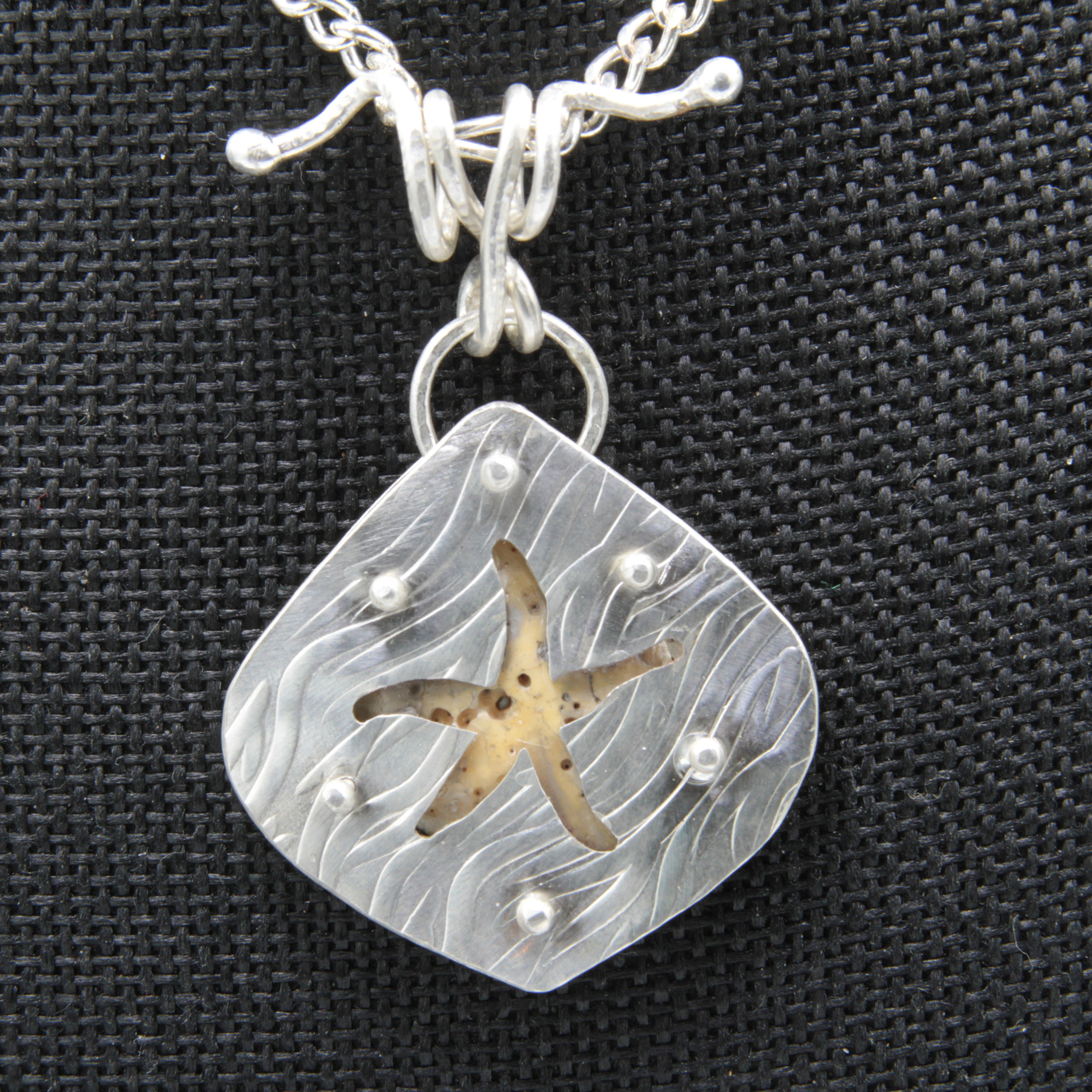 Starfish w/shell pendant