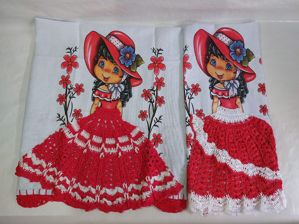 Miniatura: Os Panos De Pratos Boneca Estampada com Saia de Crochê - 01 unidade, o pano de prato com estampa de boneca com saia de crochê