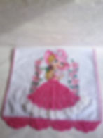 Os Pano de Prato Estampado - Boneca com Chapéu e Saia de Crochê - 01 unidade, o pano de prato
