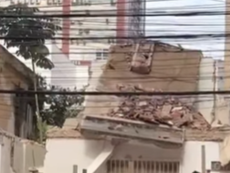 Casa desaba e deixa pessoa gravemente ferida em Niterói