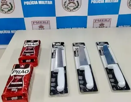 Homem com 13 passagens pela polícia é preso por furto em supermercado de Inoã