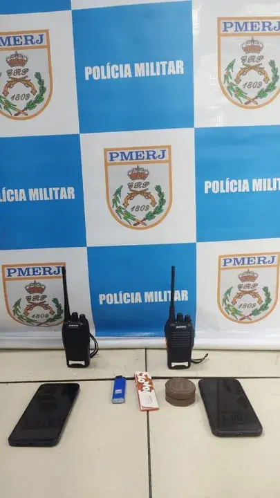  PM prende dois por posse e uso de drogas em Itaipuaçu, Maricá