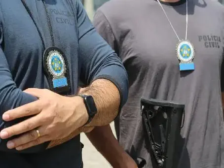 Polícia Civil realiza ação contra pirataria no entorno do Maracanã