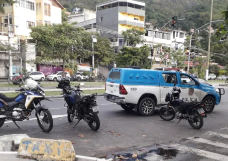 Polícia encontra corpo concretado em chão de casa no Morro do Preventório, em Niterói