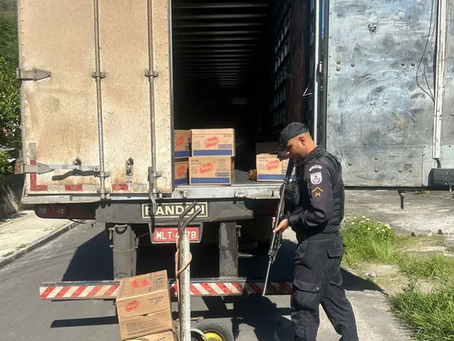 Cargas roubadas são recuperadas pela PM em diferentes bairros de São Gonçalo