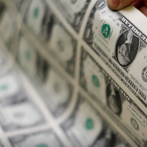  Dólar fecha acima de R$ 5,60 por primeira vez em quase dois meses 
