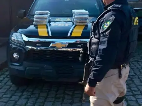 PRF e PF apreendem 22 quilos de pasta base de cocaína em Casimiro de Abreu