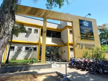 Suspeitos se escondem em navio e trocam tiros com PM no Gradim