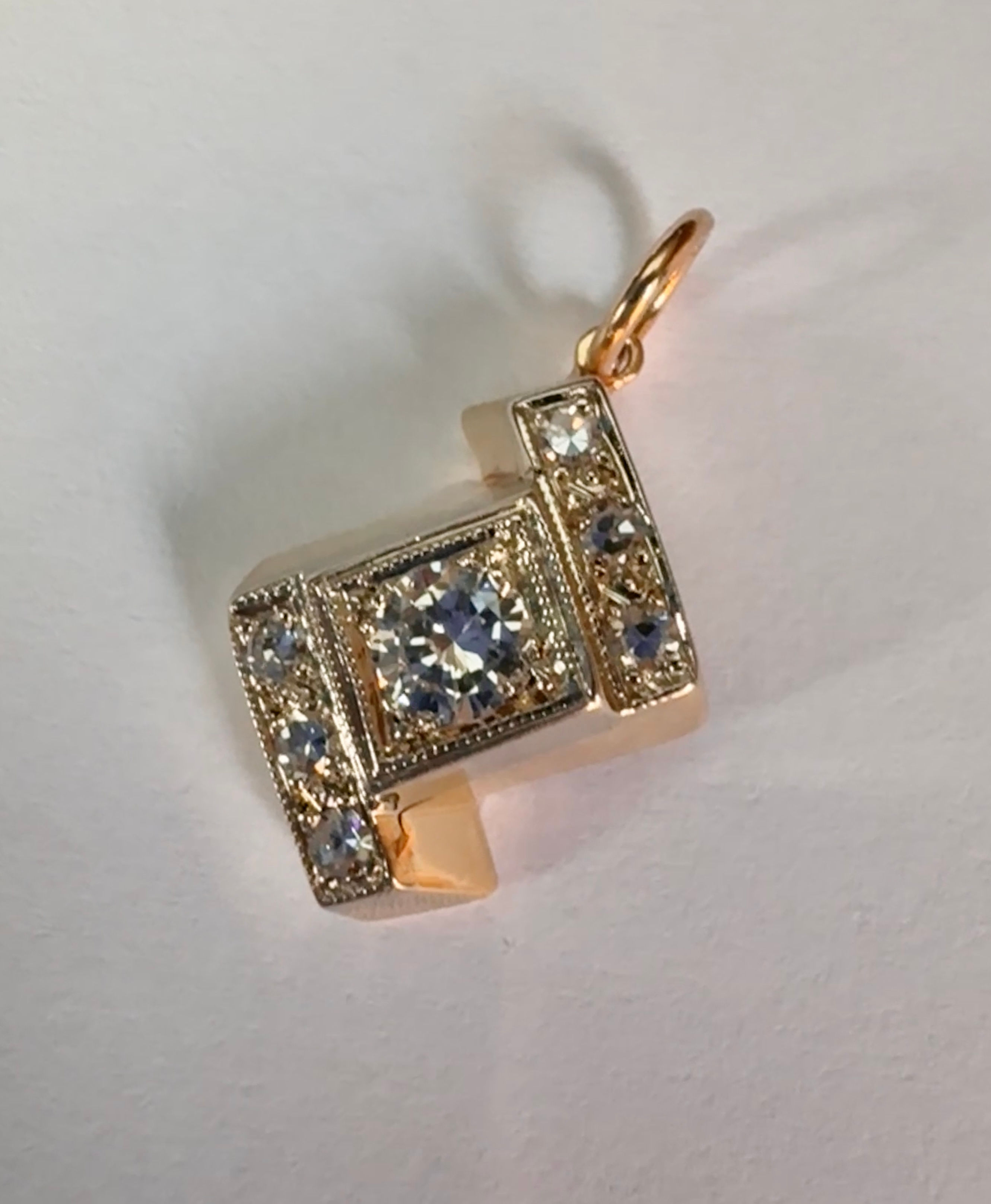 Vintage Art Deco 14ct yellow gold diamond pensant