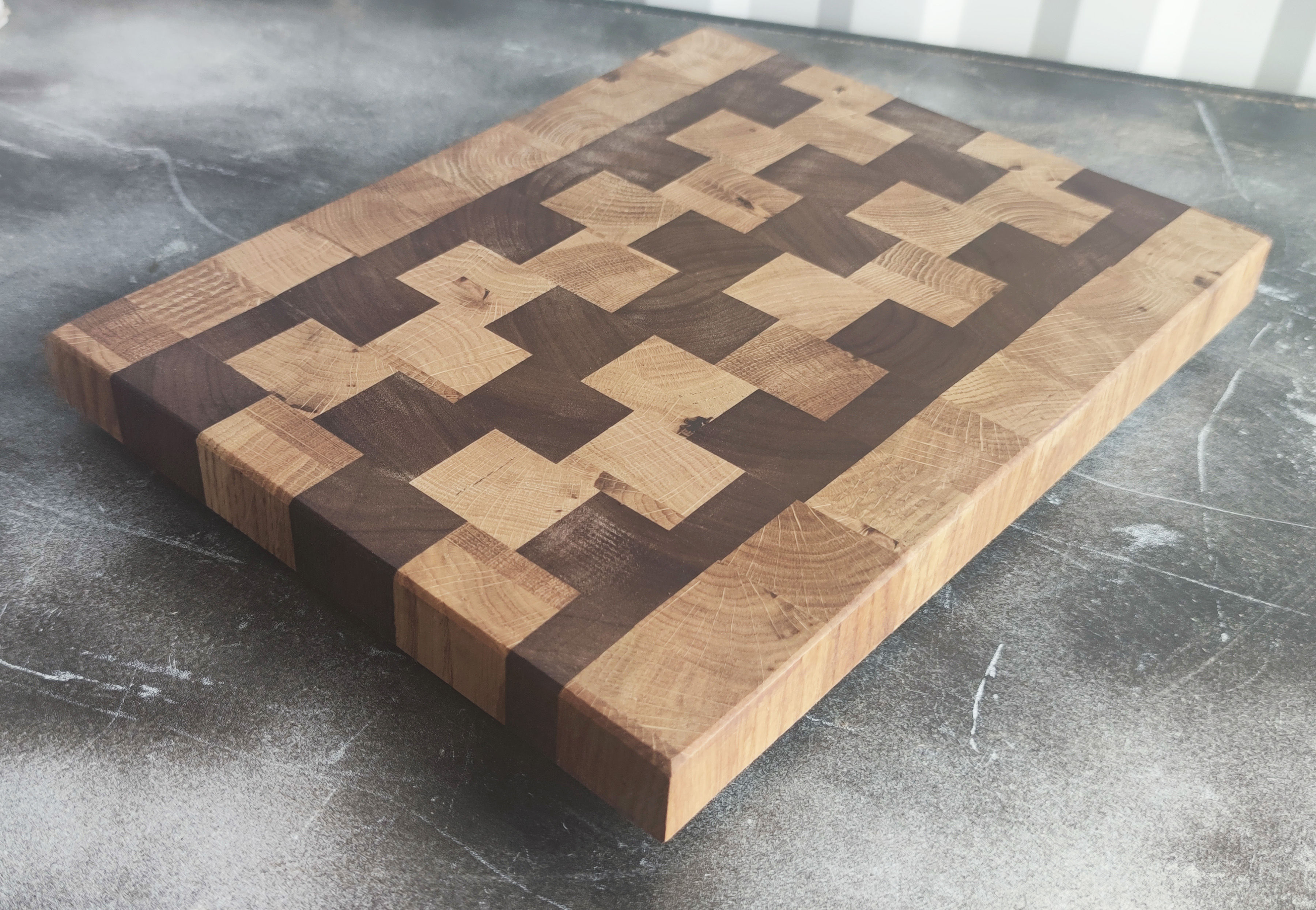 End grain cutting/serving board Oak & Wallnut