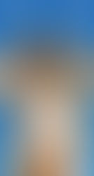 Capa do álbum 'Vie', de Doja Cat foi lançado nesta sexta (26). A capa contem Doja em um paraquedas amarelo preso em uma árvore com o céu ao fundo.