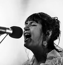 gig band artist photographer south east kent gig photography lenni coffee