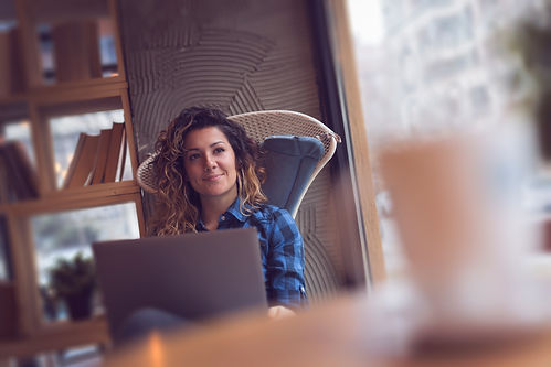 freelancer-s-working-environment-2023-11-27-04-54-49-utc.jpg