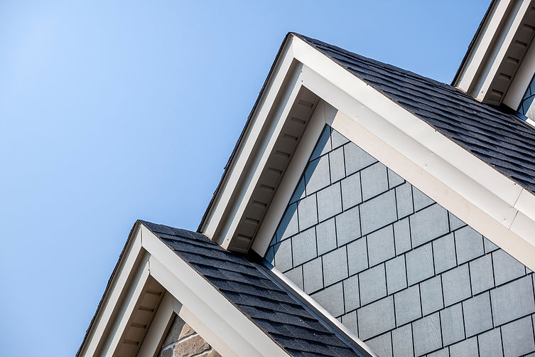View of house soffit and Roof