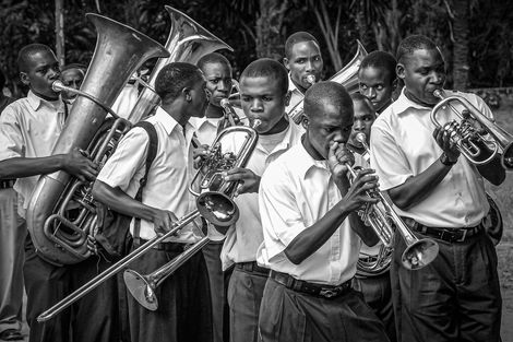 Fotoshooting und Porträtaufnahme für die Abtei Münsterschwarzach von einer afrikanischen Musikgruppe.