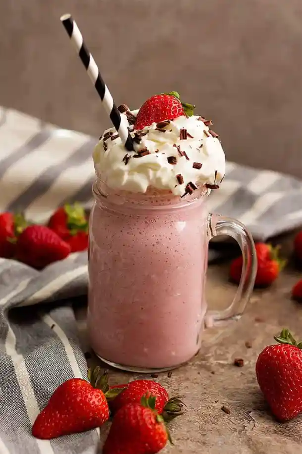 Strawberry-Milkshake-3-700px.webp