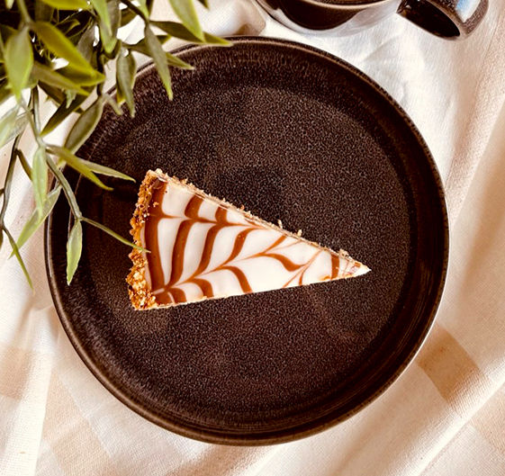 Миниатюра: Домашний торт Эстерхази от Fancy Bakery — сочные ореховые коржи, шелковистый сливочный крем и узнаваемый узор