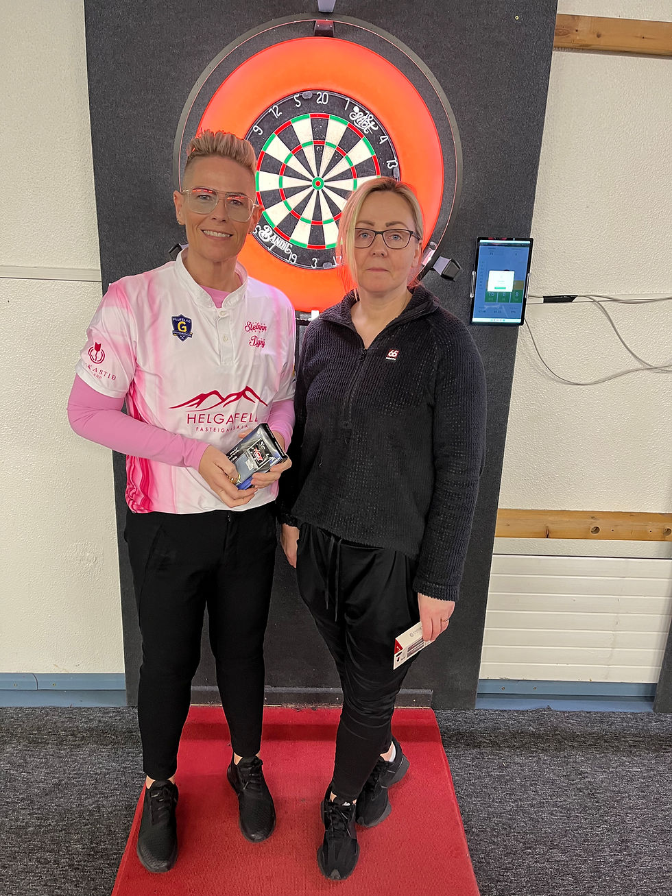 í undanúrslitum voru: Jónína og Steinun Dagný og Agnes og Sandra, fóru leikirnir bàðir 0-2. Úrslitaleikur var á milli landsliðskvennanna Steinunni og Söndru og endaði líka 2-0