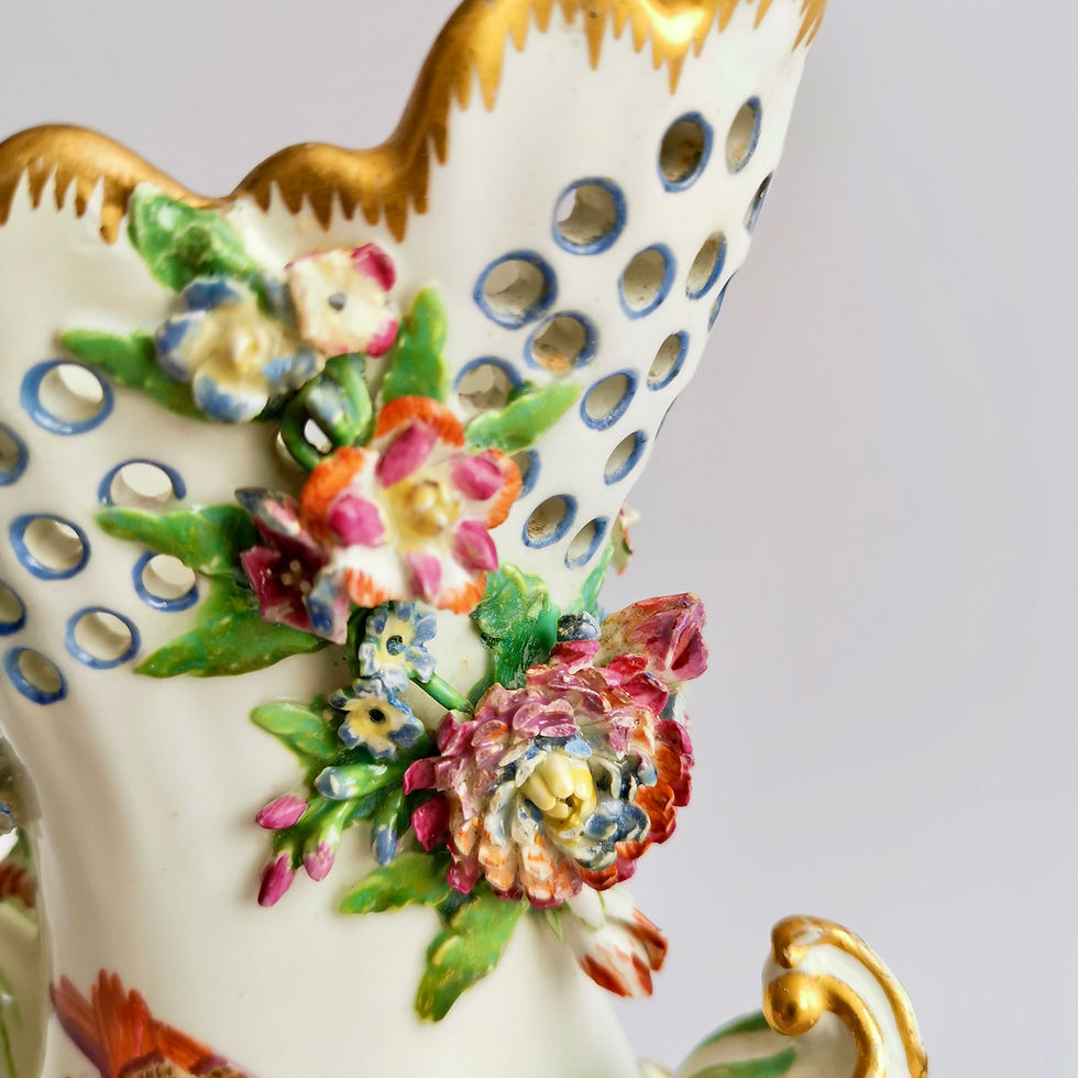 Thumbnail: Chelsea frill vase with birds, Rococo ca 1760 A/F