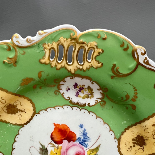 H&R Daniel plate, pierced shell shape, green, yellow, flowers patt
