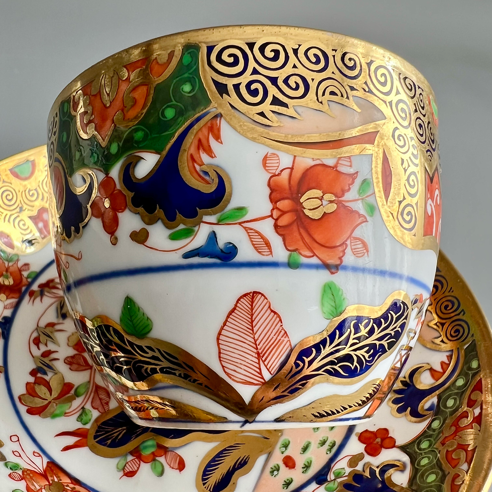 Thumbnail: Spode teacup, Imari Tobacco Leaf pattern 967, ca 1810 (4)